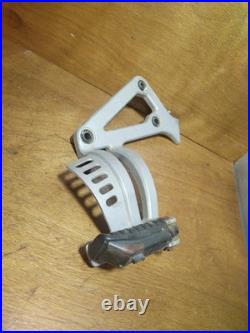 Platine Repose Pied Arrière Droite Honda 650 Africa Twin Rd03